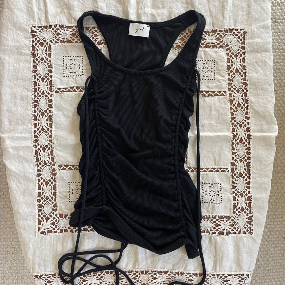 Geel adjustable tank